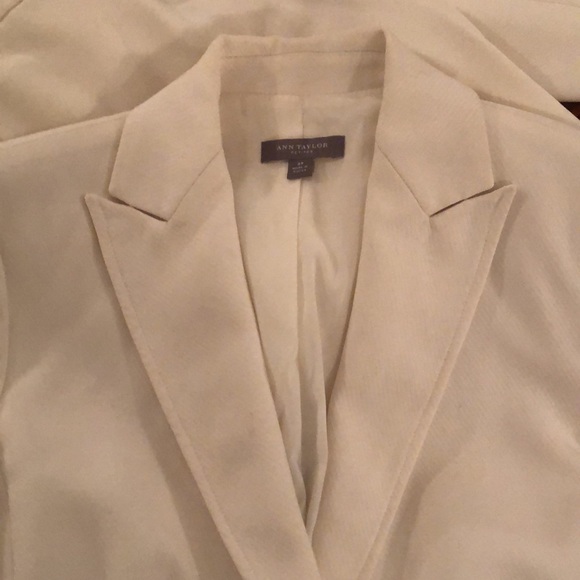 Women’s white suit. Perfect for work or wedding - Picture 6 of 6